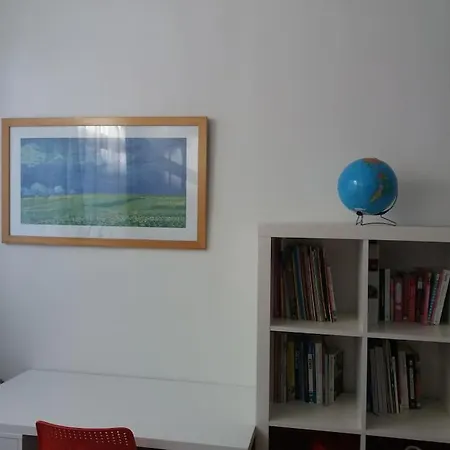 Family House, Free Parking, 15min. Walk To City Dom wakacyjny